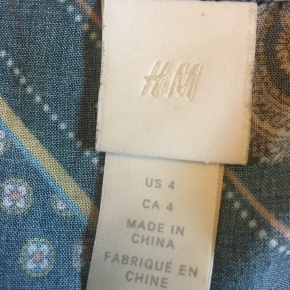 Front tie patterned V-neck dress - Picture 5 of 6